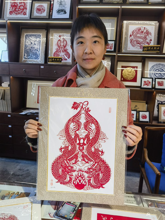 江苏南京:巧手贺龙年,非遗齐"上新"|南京市|剪纸|非遗_新浪新闻