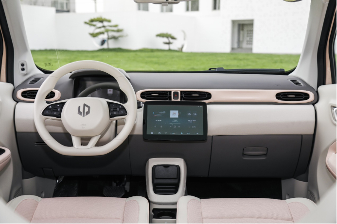 零跑T03内饰设计。 零跑汽车供图 华龙网发