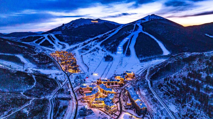 2023年12月22日，崇礼太舞滑雪小镇俯瞰（无人机照片）。受访单位供图