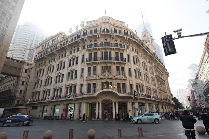 （图为永安百货，此前为华联商厦，即《繁花》中沪联商厦的原型）