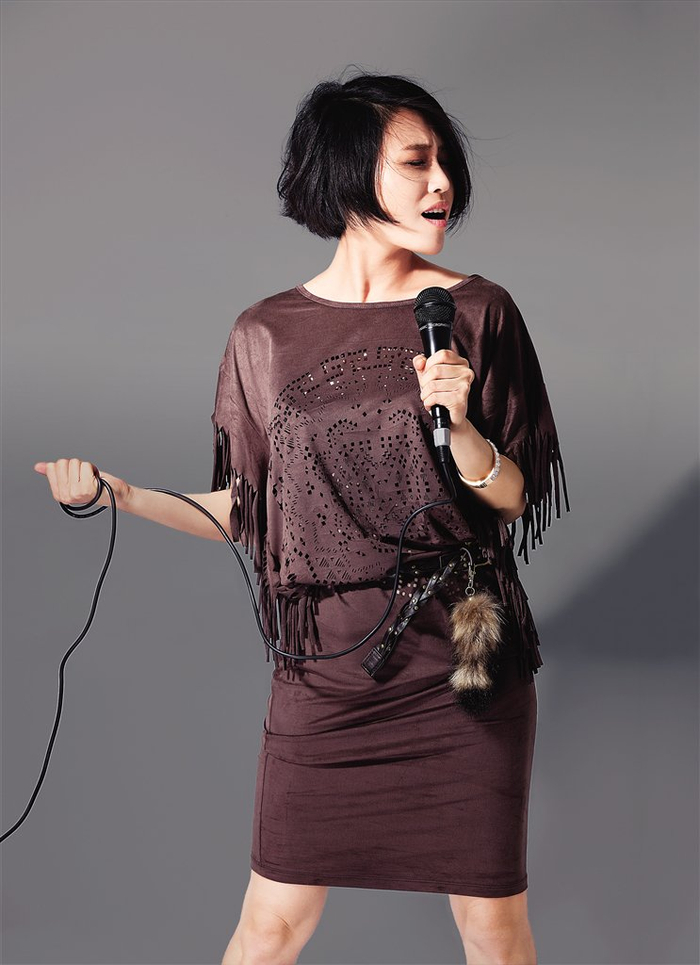 　　顾莉雅艺术照。