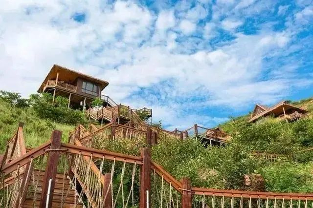 原生态木屋别墅。图自文旅张家口