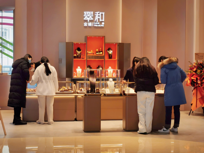 翠和金铺、老庙黄金、六桂福珠宝等多家珠宝品牌入驻北辰荟。