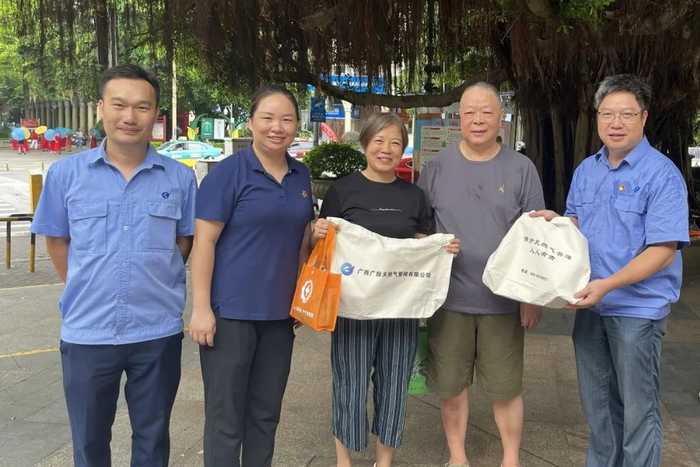 管道保护宣传活动  廖微摄