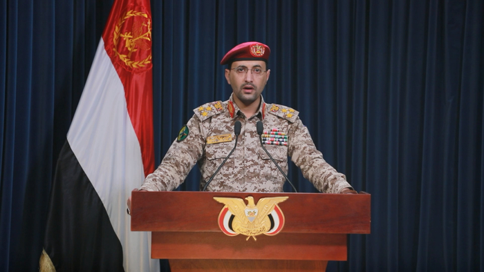 △也门胡塞武装发言人叶海亚·萨雷亚 图片来源：央视新闻