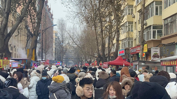 早市上客流如潮