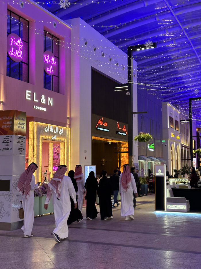 ◎更加开放的社会风气使得中东人开始接受许多新的汽车品牌和文化。