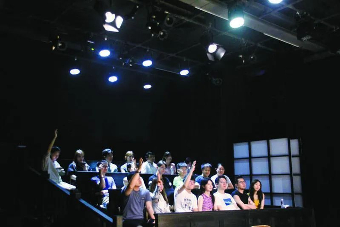 ▲爪马戏剧《花见小馆》观众可参与庭审。