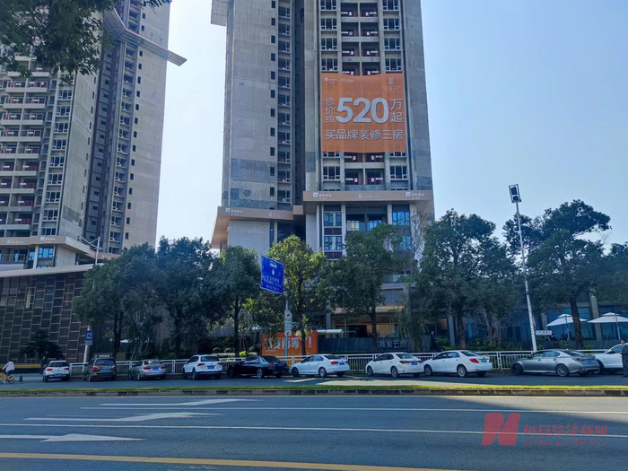 深圳龙华区某在售楼盘 图片来源：每经记者 陈荣浩 摄