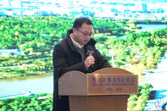 麻城市副市长谢小川在开幕词中表示,石膏作为一种悠久历史的建筑材料