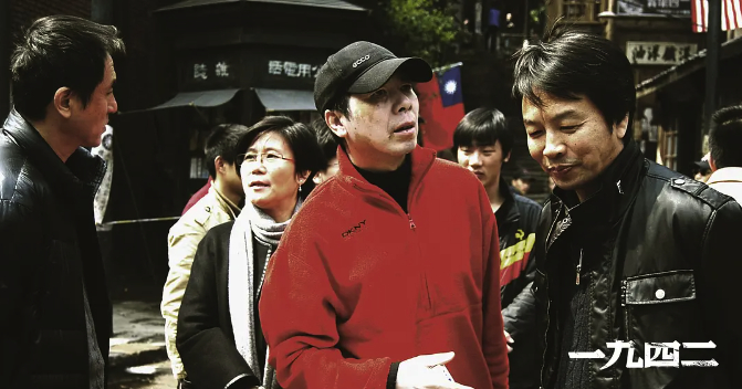 《一九四二》片场，冯小刚与刘震云