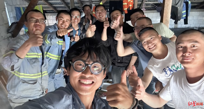 ▲阿九在波兰遇见中国施工队