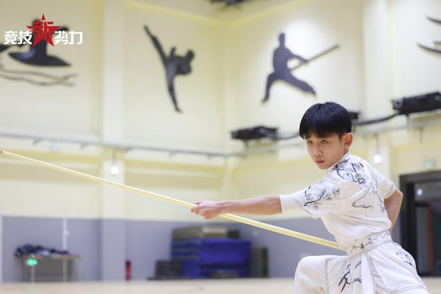 习武十年的刘冠臣，希望更多人了解并喜欢上中国的传统武术。  新京报记者 王飞 摄