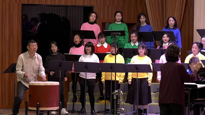 玉溪聂耳教师合唱团在演出现场。受访者供图