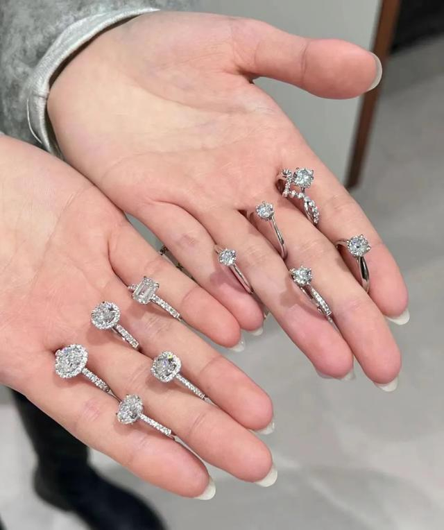 人工培育钻石戒指 来源：受访者供图