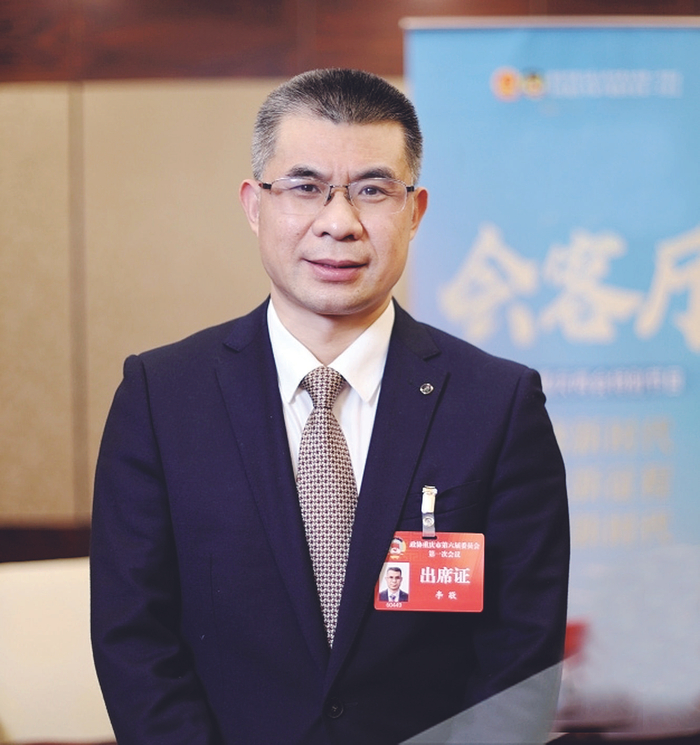     李 敬    市政协委员，重庆工商大学副校长