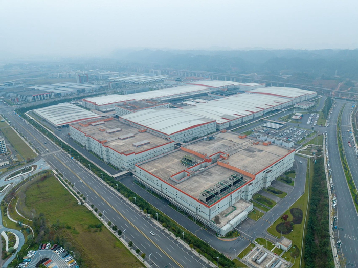 位于宜宾三江新区的动力电池生产工厂。 罗顺 摄