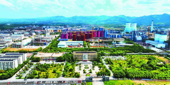 　　田东石化工业园区一角。 □覃蔚峰 摄