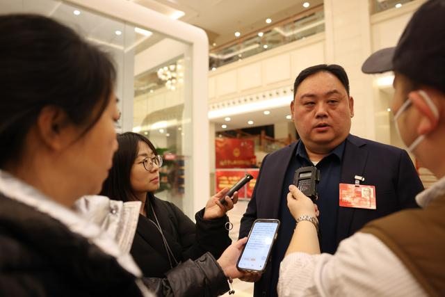 北京市人大代表、北京园博园首席讲解员王曦。新京报记者 王飞 摄