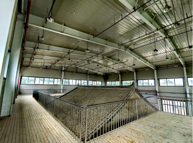 文保人员为公输堂搭建的外部保护措施。