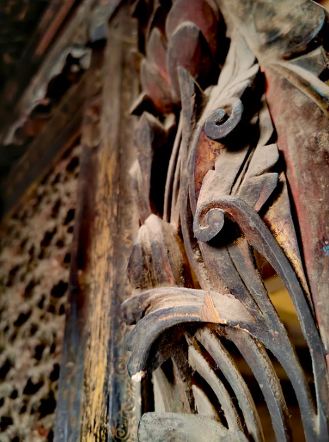 公输堂内雕花。