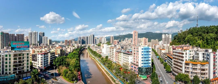 △广宁县城 江先梅 摄