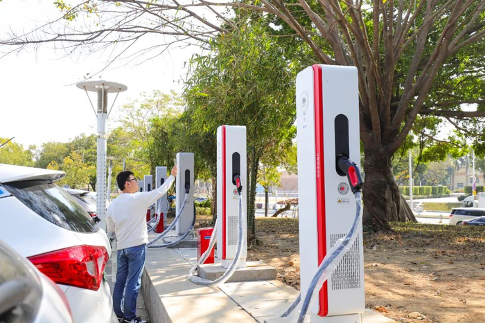 图源“爱大鹏”