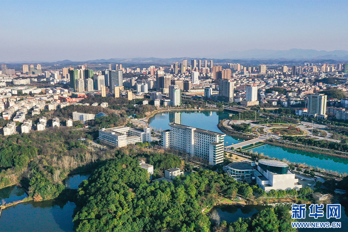   图为咸宁城区生态风光。新华网发