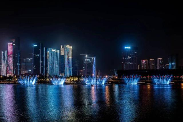 天府国际会议中心夜景 马骥 摄