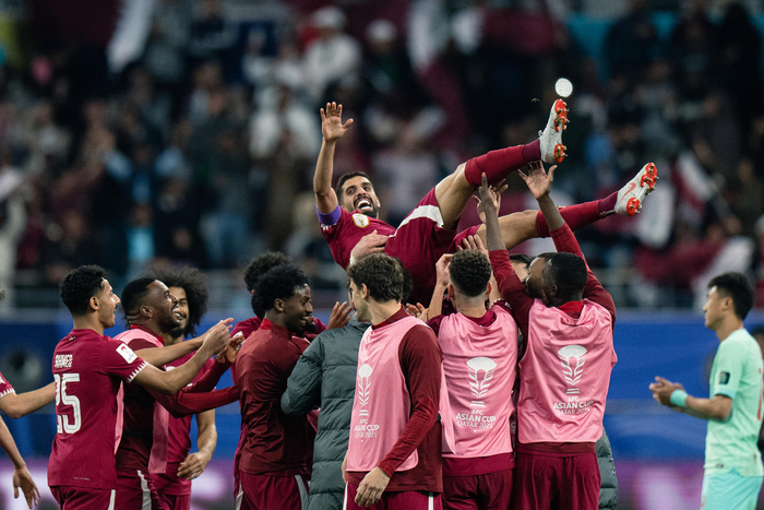 卡塔尔队庆祝进球 图据视觉中国