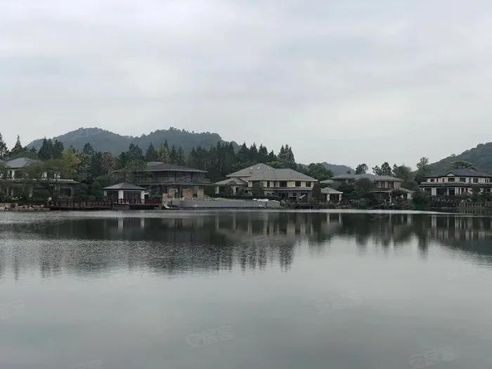 地中海别墅项目。图片来源：安居客