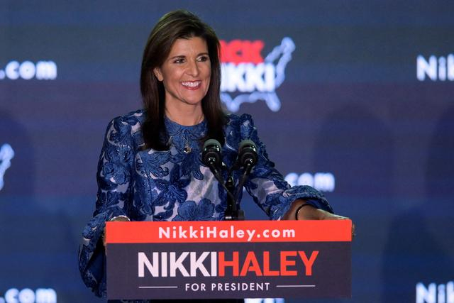 ▲当地时间2024年1月23日，美国新罕布什尔州，美国前常驻联合国代表黑利参加“初选之夜”集会。图/IC photo