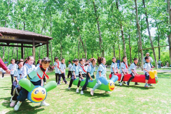 快乐童年。张强/摄