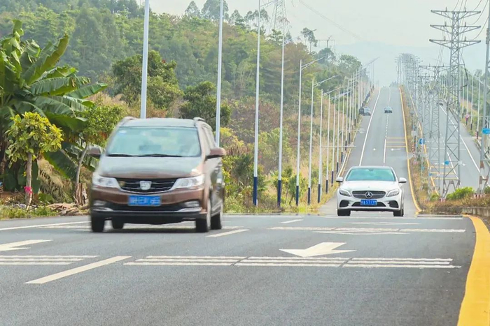 △东柯大道通车让市民出行更便捷高效。赖家乐 摄