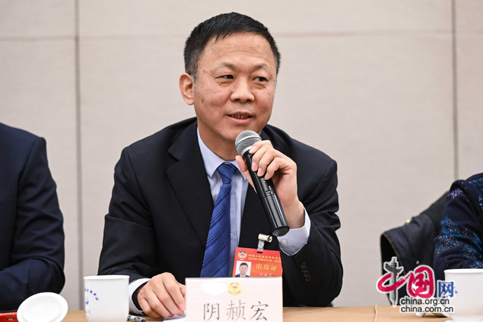 在会场，北京市政协委员阴赪宏发言。（受访者供图）