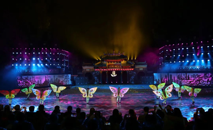 德庆蝴蝶舞表演队应邀参加2018广东（佛山）非遗周暨佛山秋色巡游活动展演（来源：德庆县文化馆）