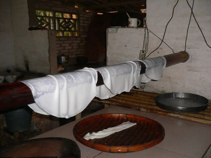 晾粉（来源：德庆县文化馆）