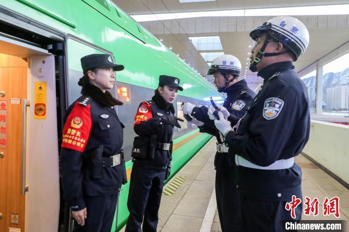 女警务督察图片