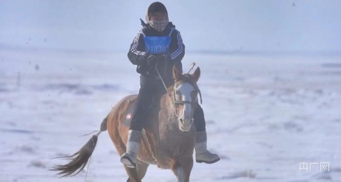 激情開賽馬到成功(央廣網發 託日貝克 攝)