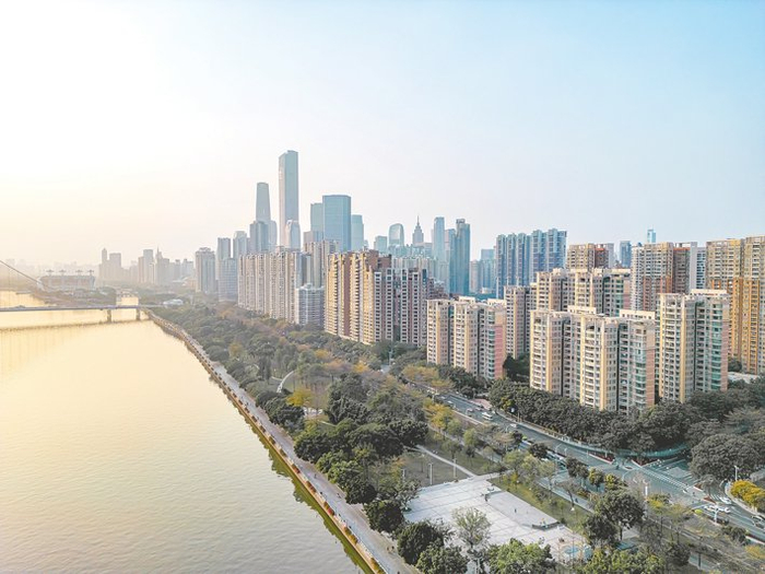 广州1月27日发文，进一步优化房地产市场平稳健康发展政策措施。图为广州的高楼 视觉中国图