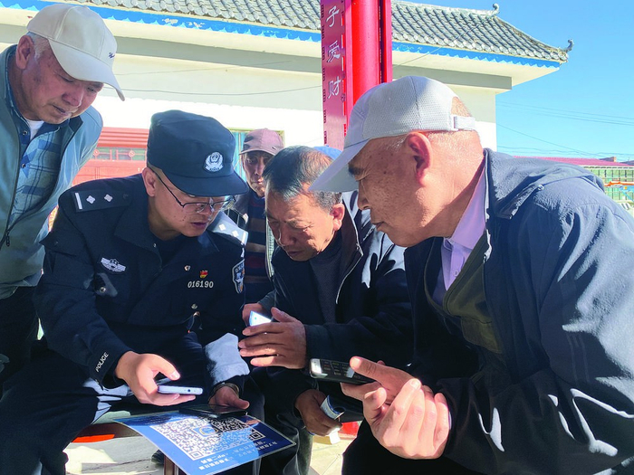 法治宣传。刘军 摄