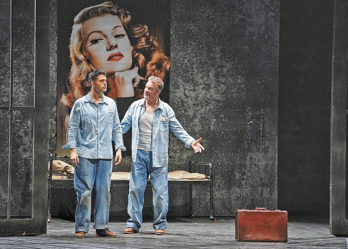 中文版话剧《肖申克的救赎》剧照。本报记者 方非摄