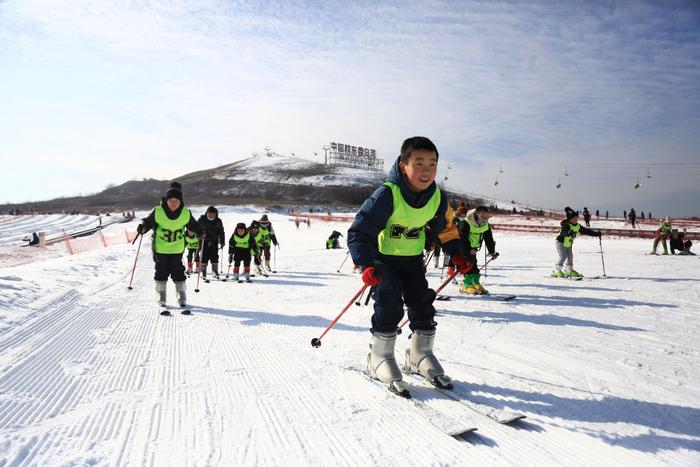 青岛丁字湾金山滑雪场图片