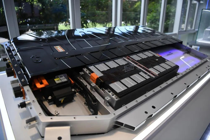 这是2023年7月3日拍摄的广汽埃安展示的电池系统。新华社记者 邓华 摄