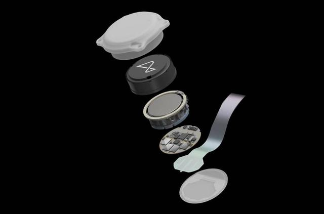 link设备，包括电池、芯片和高度柔韧的超细线等。（图源Neuralink官网）