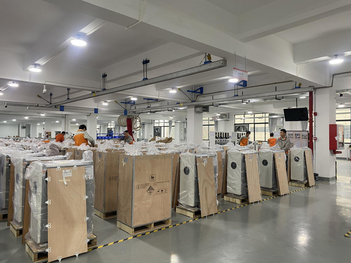 菲利斯的储能生产车间。谭海燕/摄