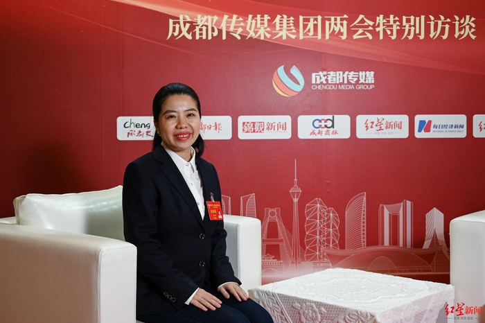 ▲成都市政协委员、华西医院肿瘤中心肿瘤放射治疗科主治医师李楠静