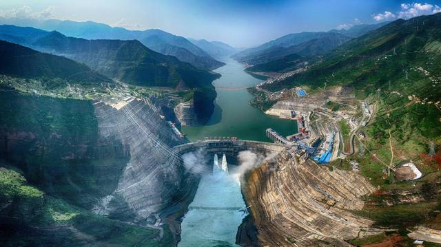 凉山水能资源占全国的11%，占四川的41%，图为白鹤滩水电站 李涛摄
