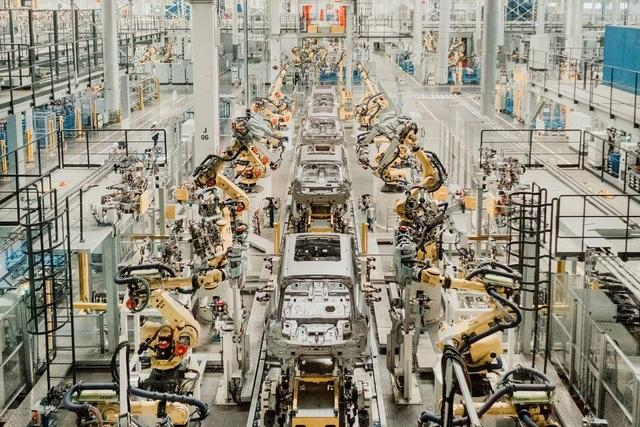 焊装主体生产线。金康赛力斯供图