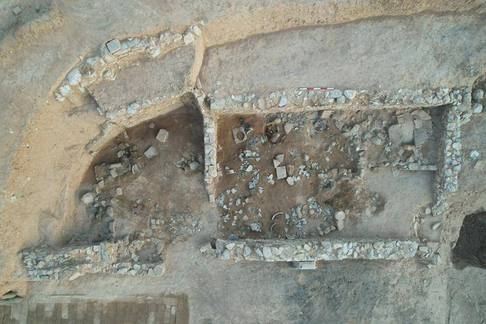 △四号建筑室内遗物堆积情况